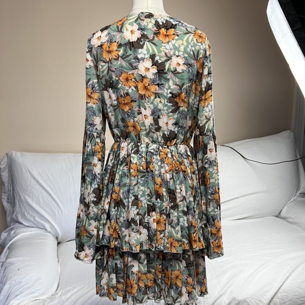 Woman’s‎ dresses - Picture 6 of 12